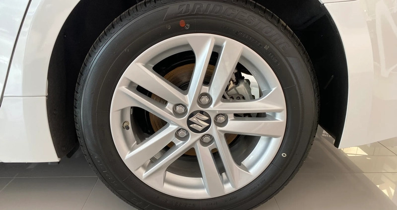 Suzuki Swace cena 123590 przebieg: 10, rok produkcji 2022 z Łapy małe 211